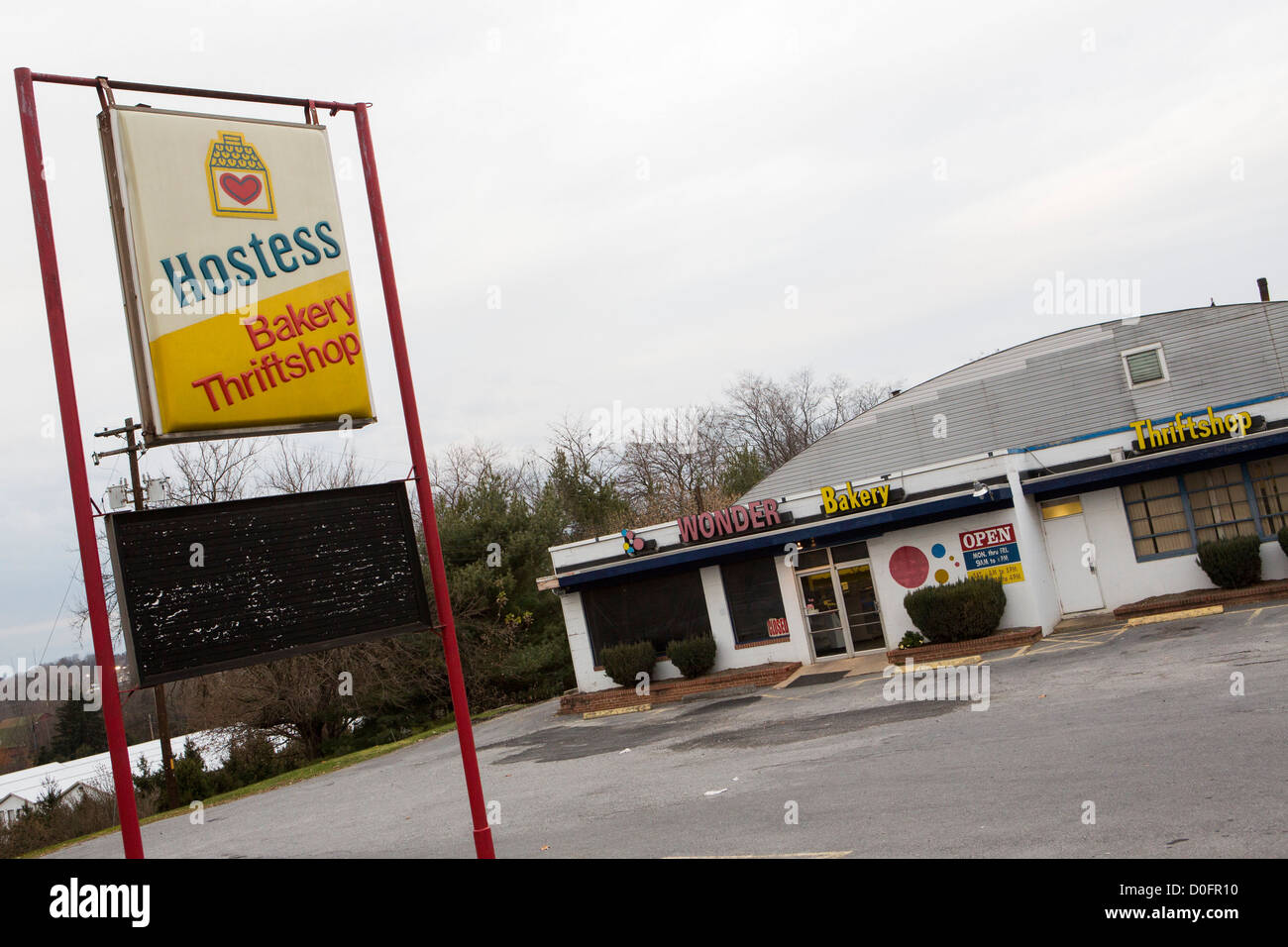A closed Hostess bakery outlet store Stock Photo Alamy