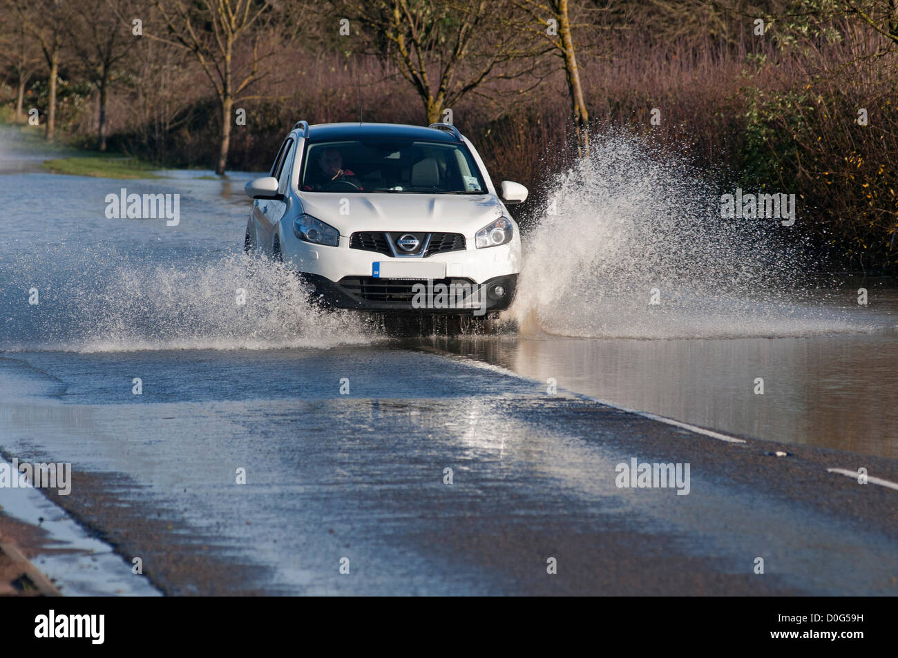 Mountsorrel, Leicestershire, UK. 25th Nov, 2012.   Car drive through the Floods in Mountsorrel, Leicestershire.  Credit: SCFotos/ Alamy Live News Stock Photo