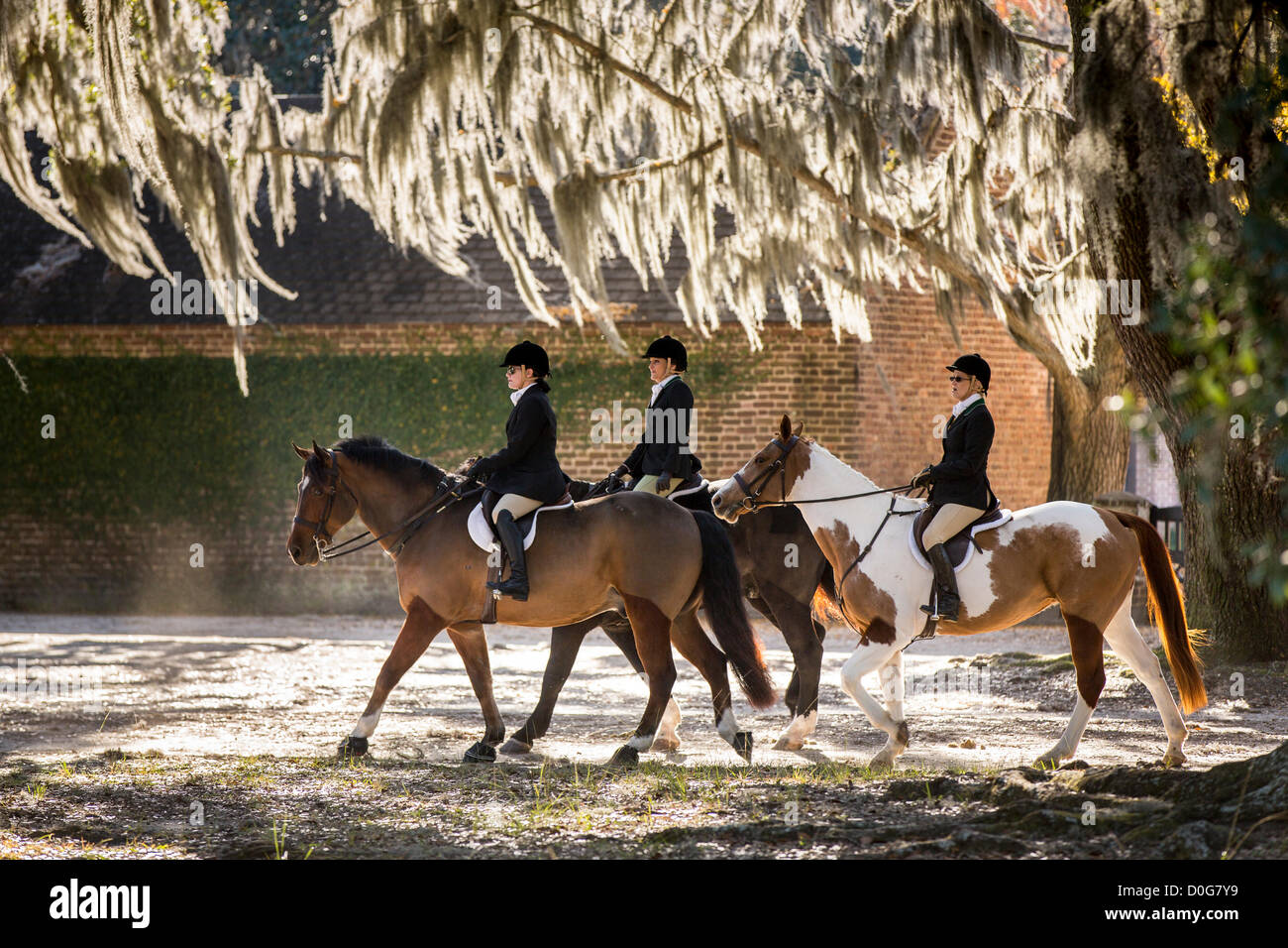 Middleton Hunt Fox hunters gather at Middleton Plantation for the annual Blessing of ...
