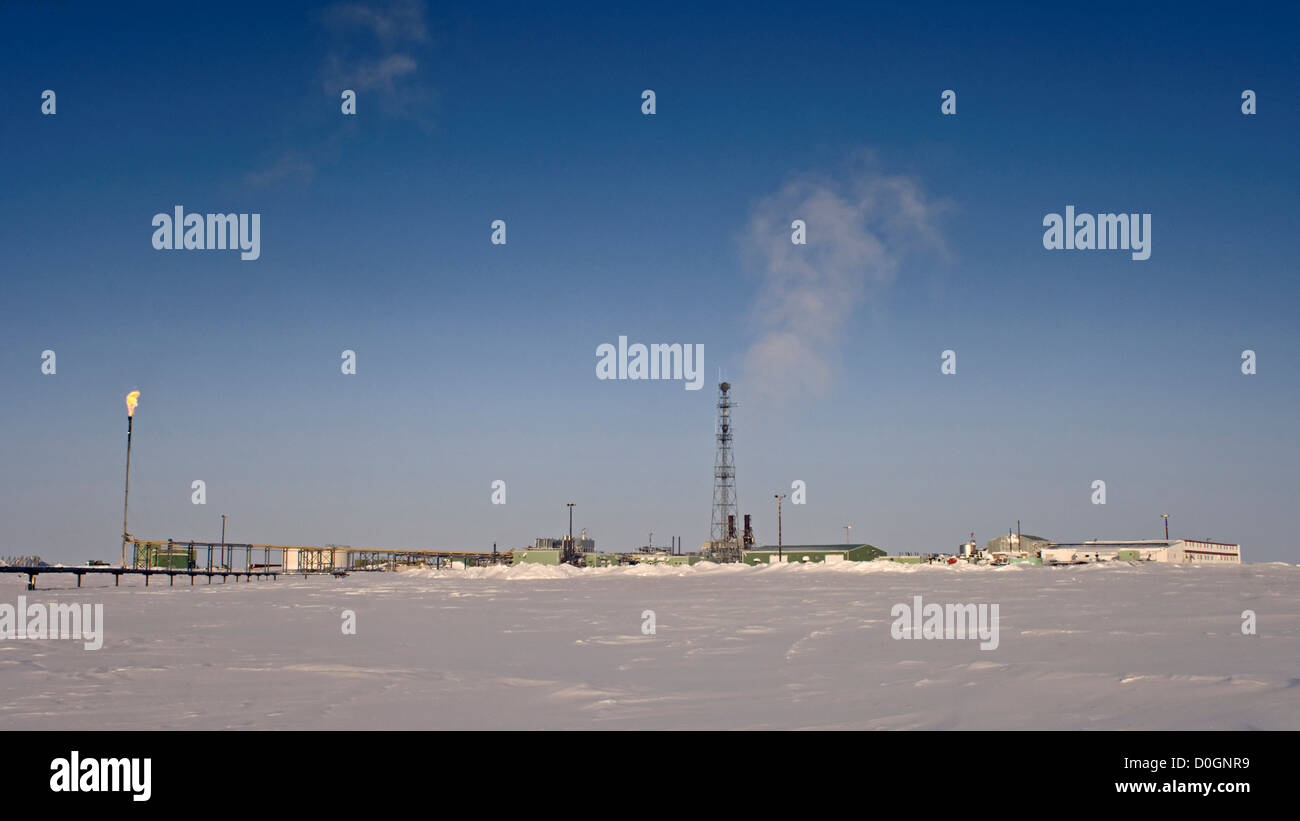 Oil and Gas Facility on Eastern Prudhoe Bay Stock Photo Alamy