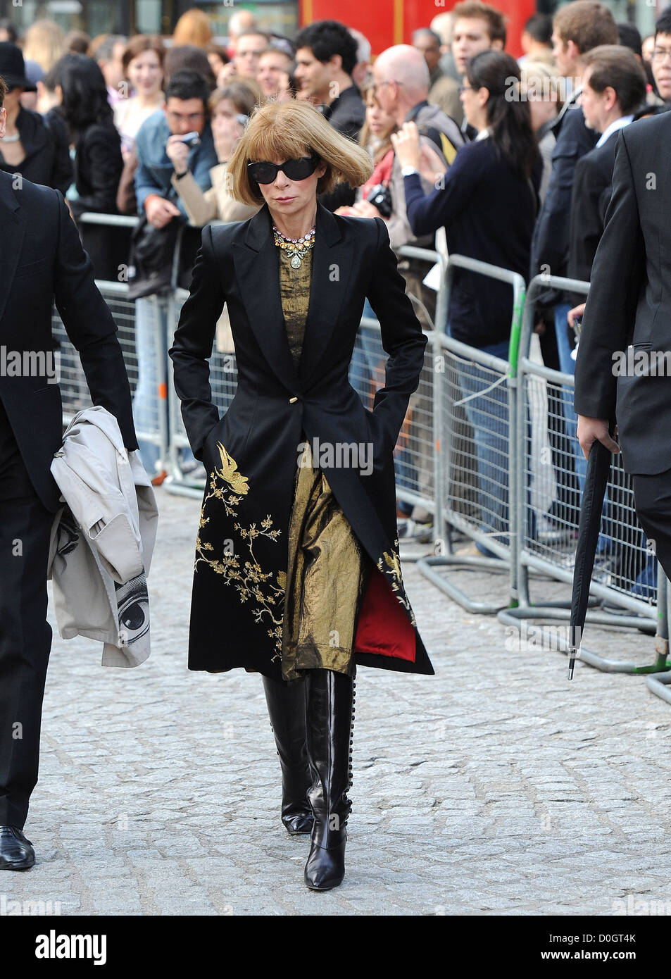 Anna Wintour London Fashion Week - Alexander McQueen memorial service held  at St. Paul's Cathedral - Arrivals. London, England Stock Photo - Alamy