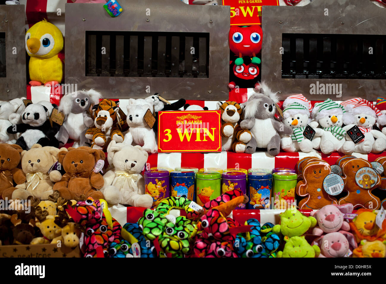 Shooting gallery bear hi-res stock photography and images - Alamy