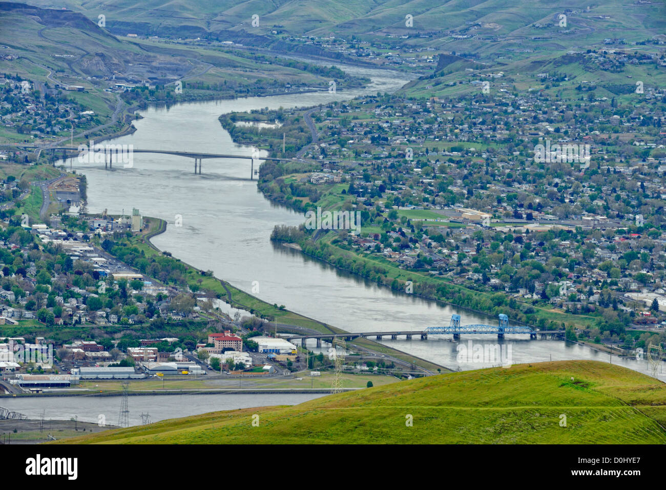 The Snake River with Lewiston (ID) and Clarkston (WA) from the Lewiston