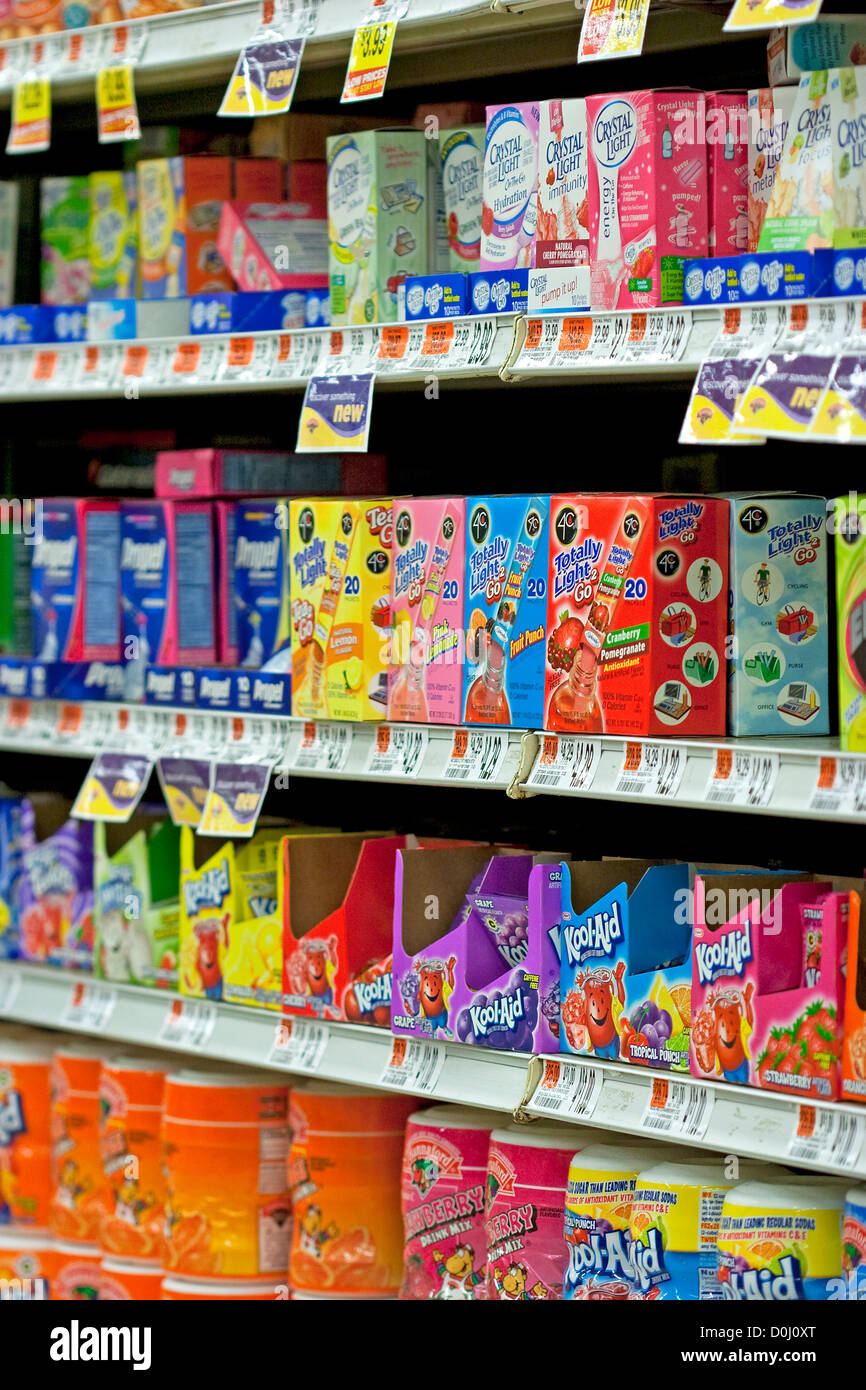 Beverage mixes and powders on grocery store shelves Stock Photo