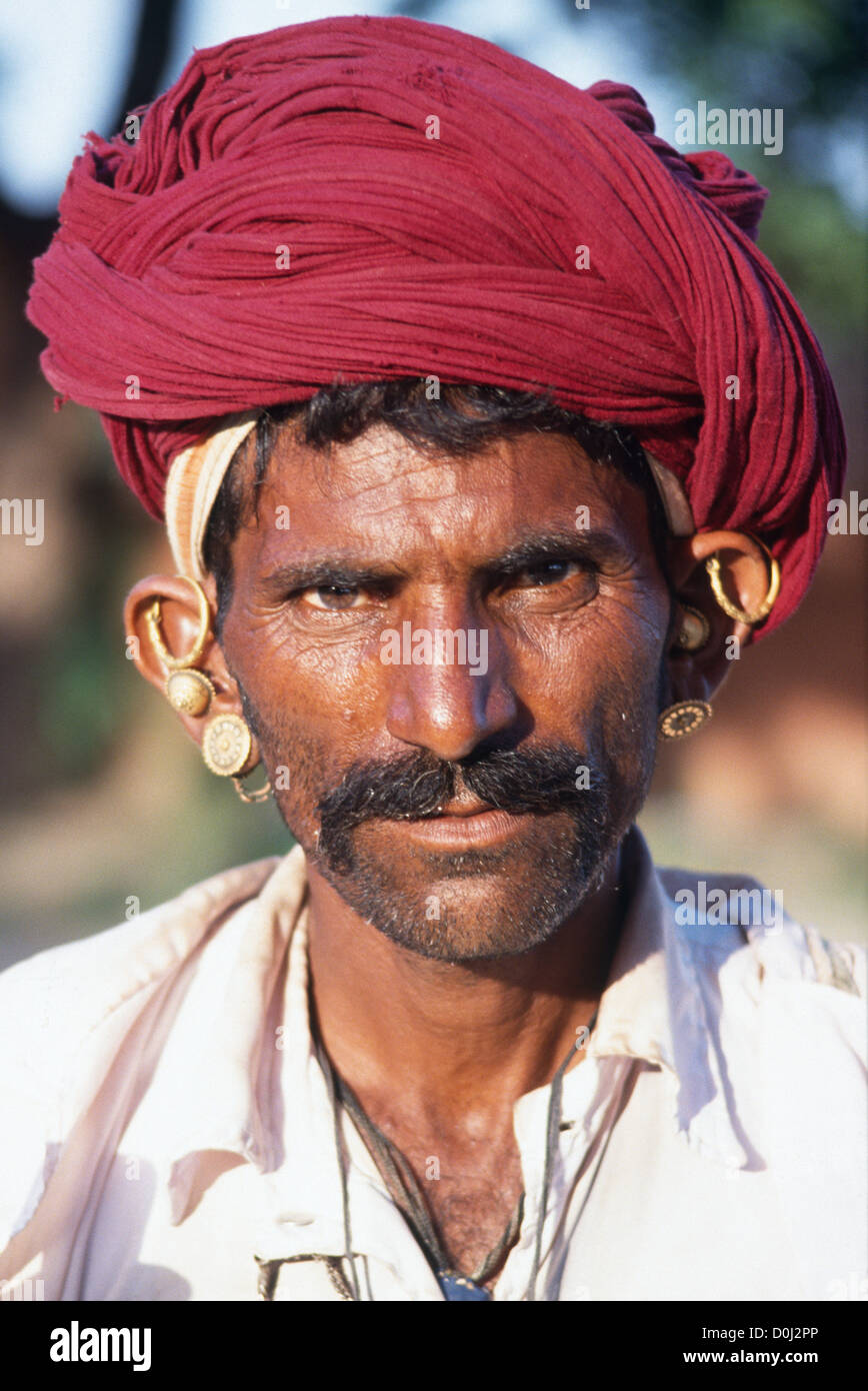 Rabari tribesman wearing turban looking at camera Stock Photo