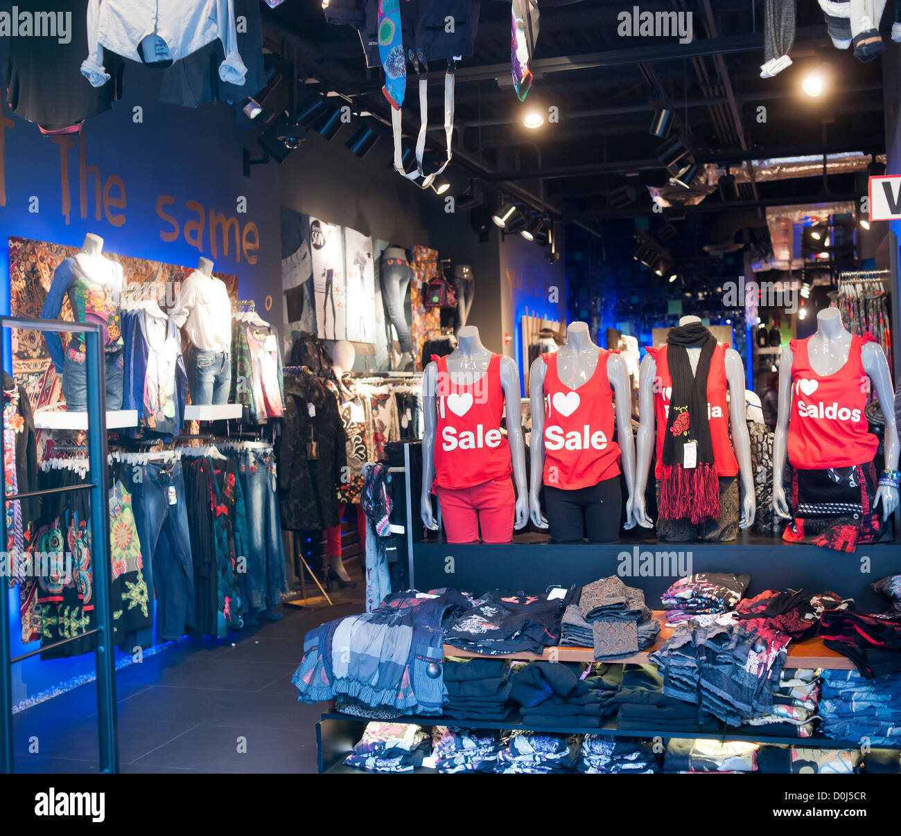 Desigual shopping hi-res stock photography and images - Page 2 - Alamy