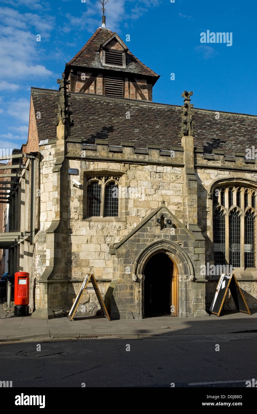 Exterior of The Parish bar in Micklegate Stock Photo - Alamy