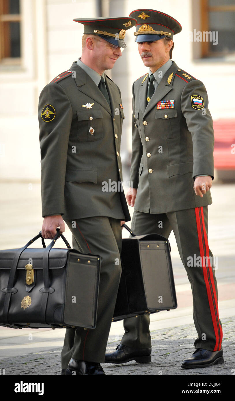 Tom Cruise and Simon Pegg Tom Cruise and Simon Pegg filming the fourth ...