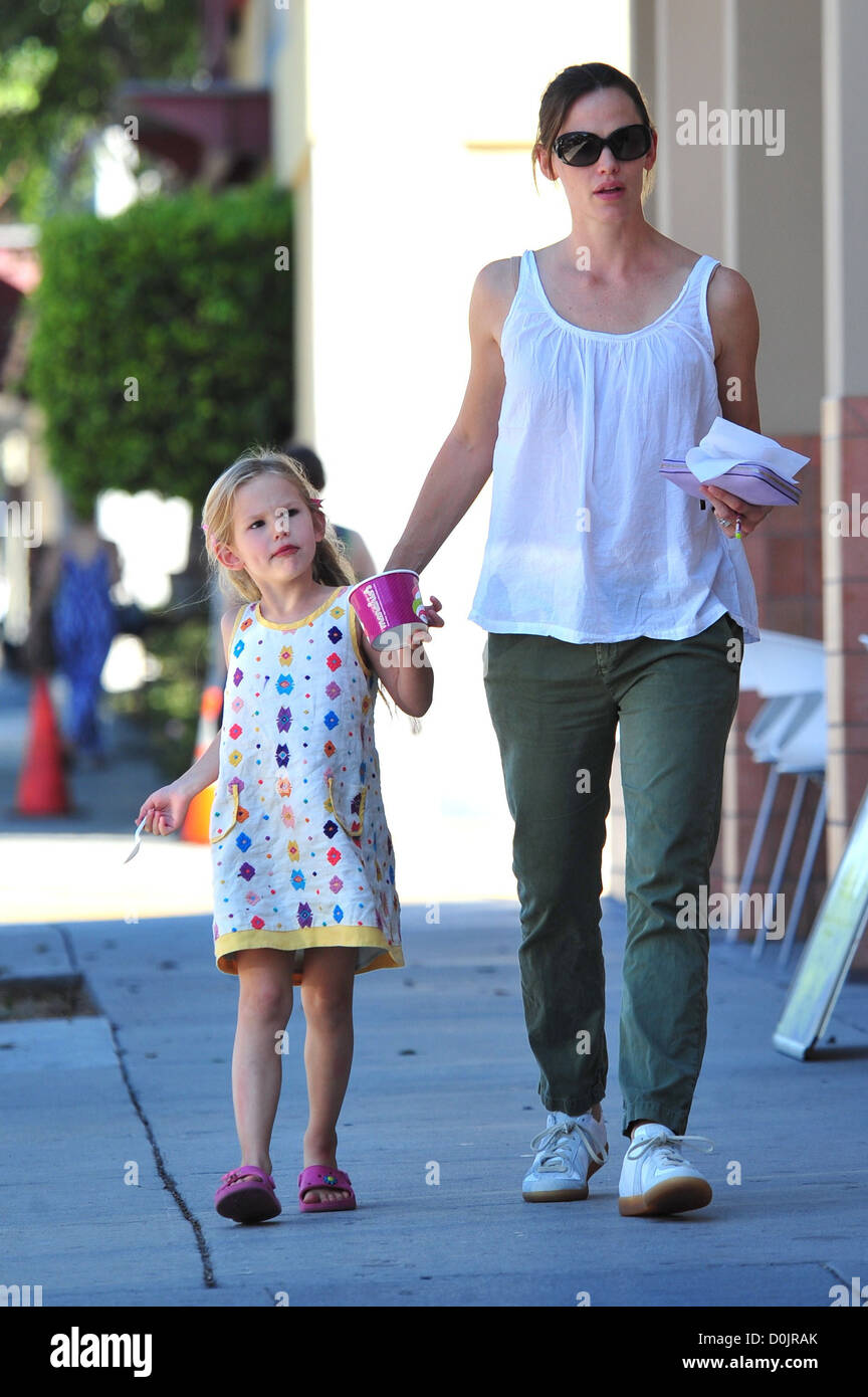 Jennifer Garner and Violet Affleck after buying frozen yoghurt Los