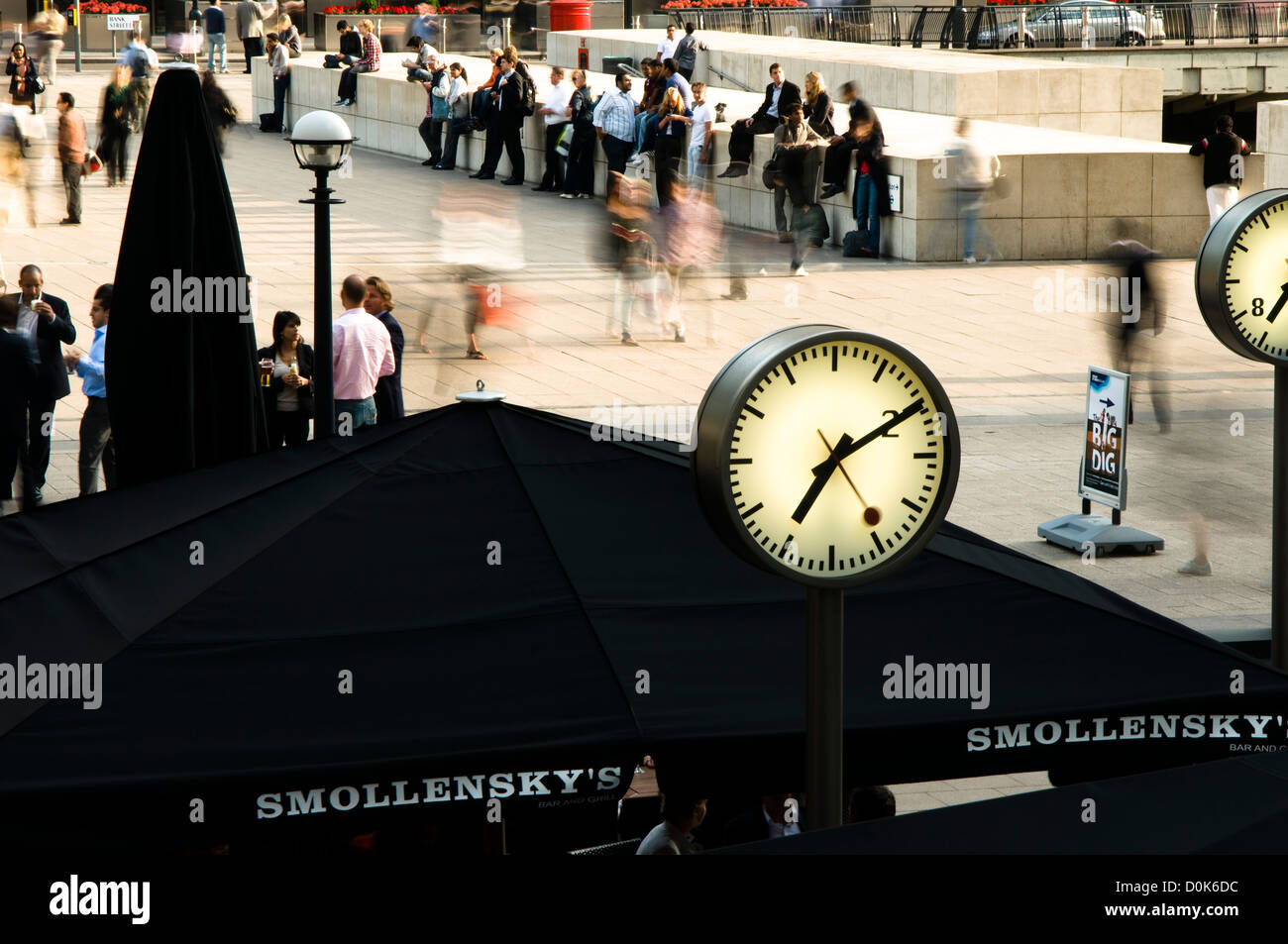 Clocks at Canary Wharf Stock Photo Alamy