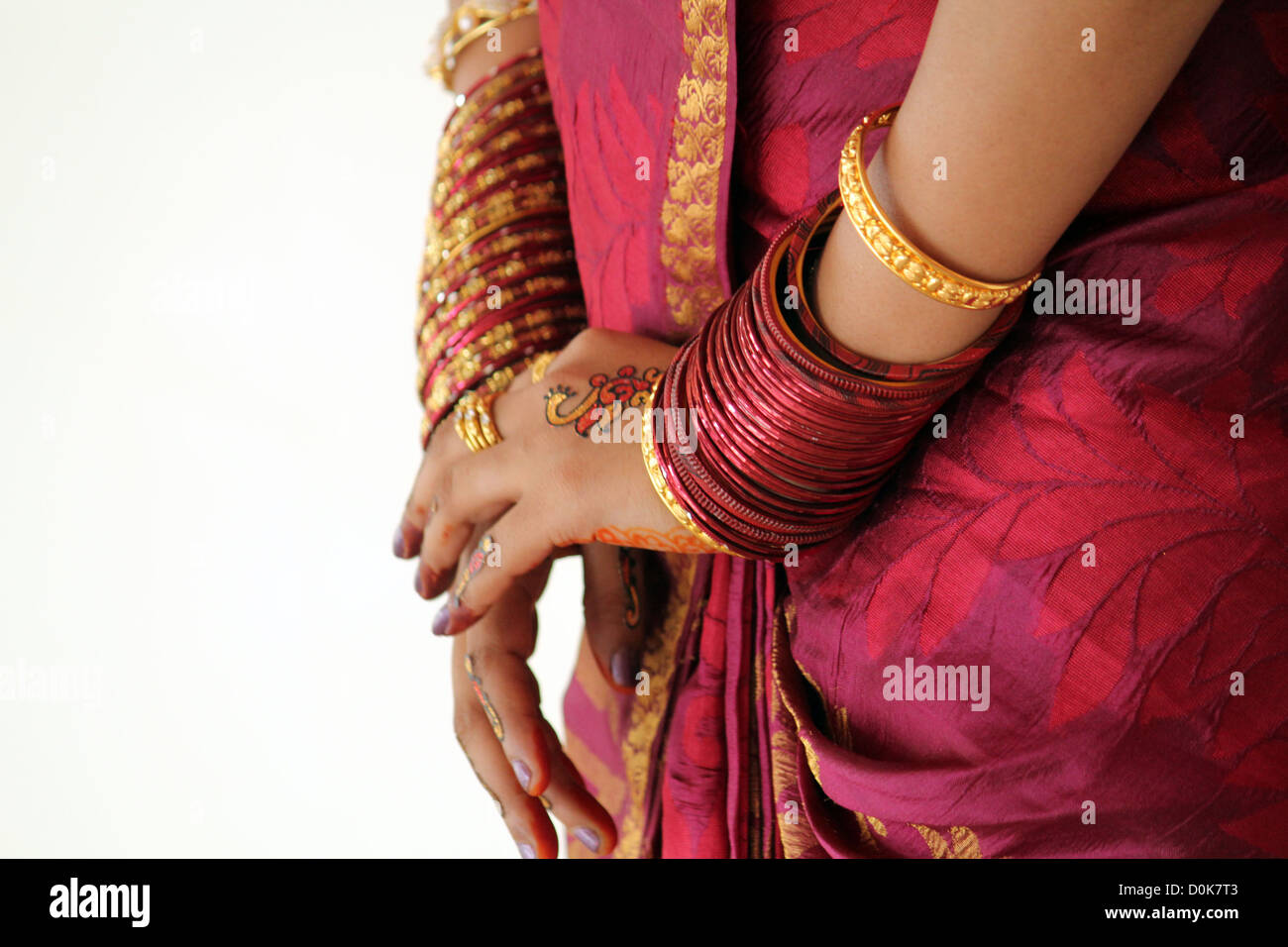 Decorated hands of an Indian hindu bride Stock Photo