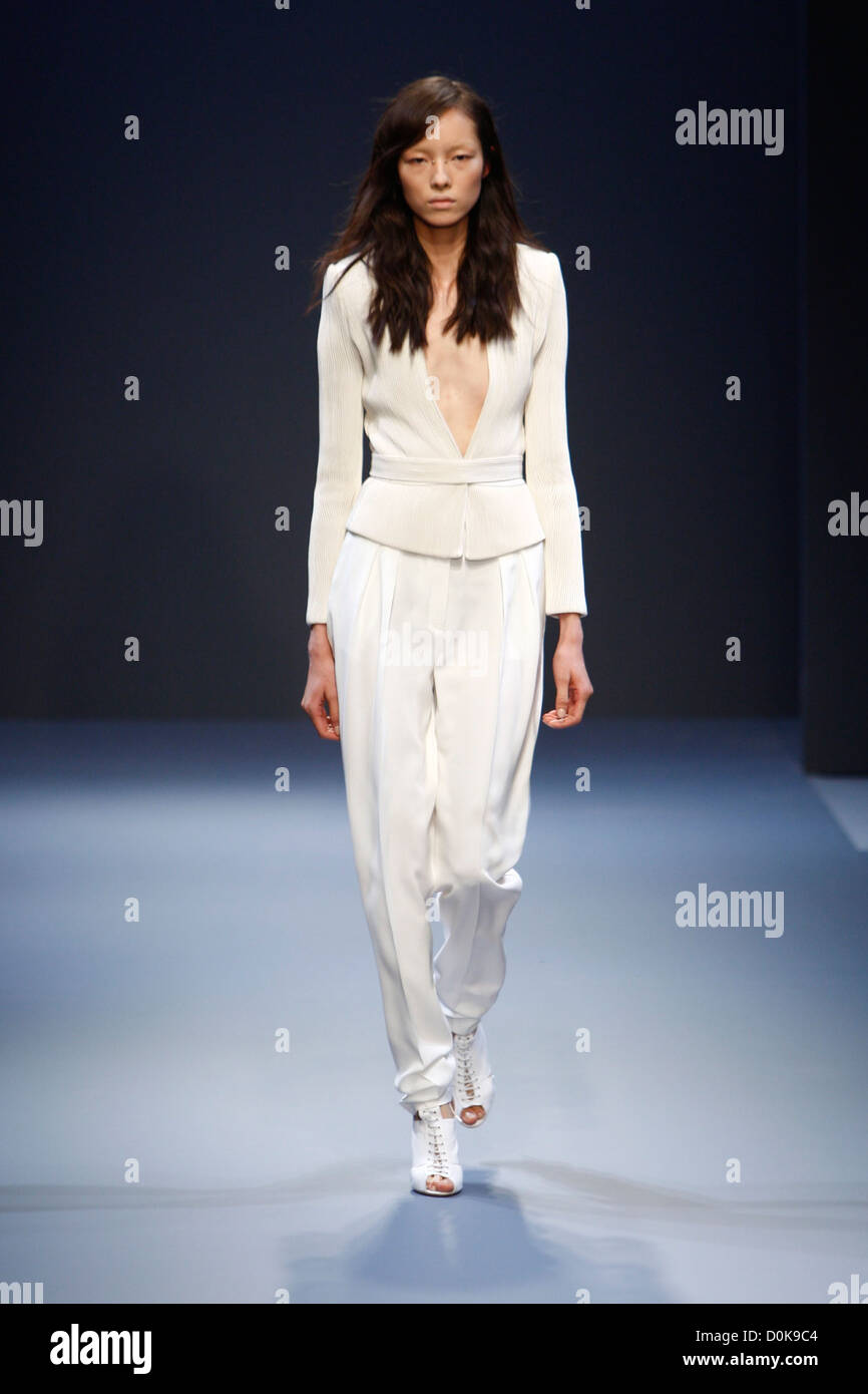 Hakaan Paris Fashion Week Ready to Wear Spring/Summer 'Defile'Catwalk ...