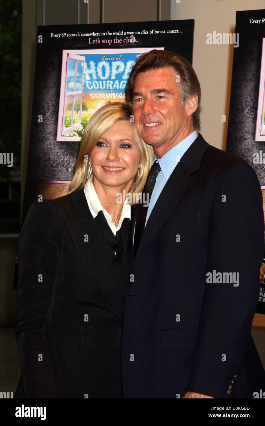 Olivia Newton-John with her husband John Easterling 1 a Minute event at Woodbury University Los Angeles, California - 06.10.10 Stock Photo