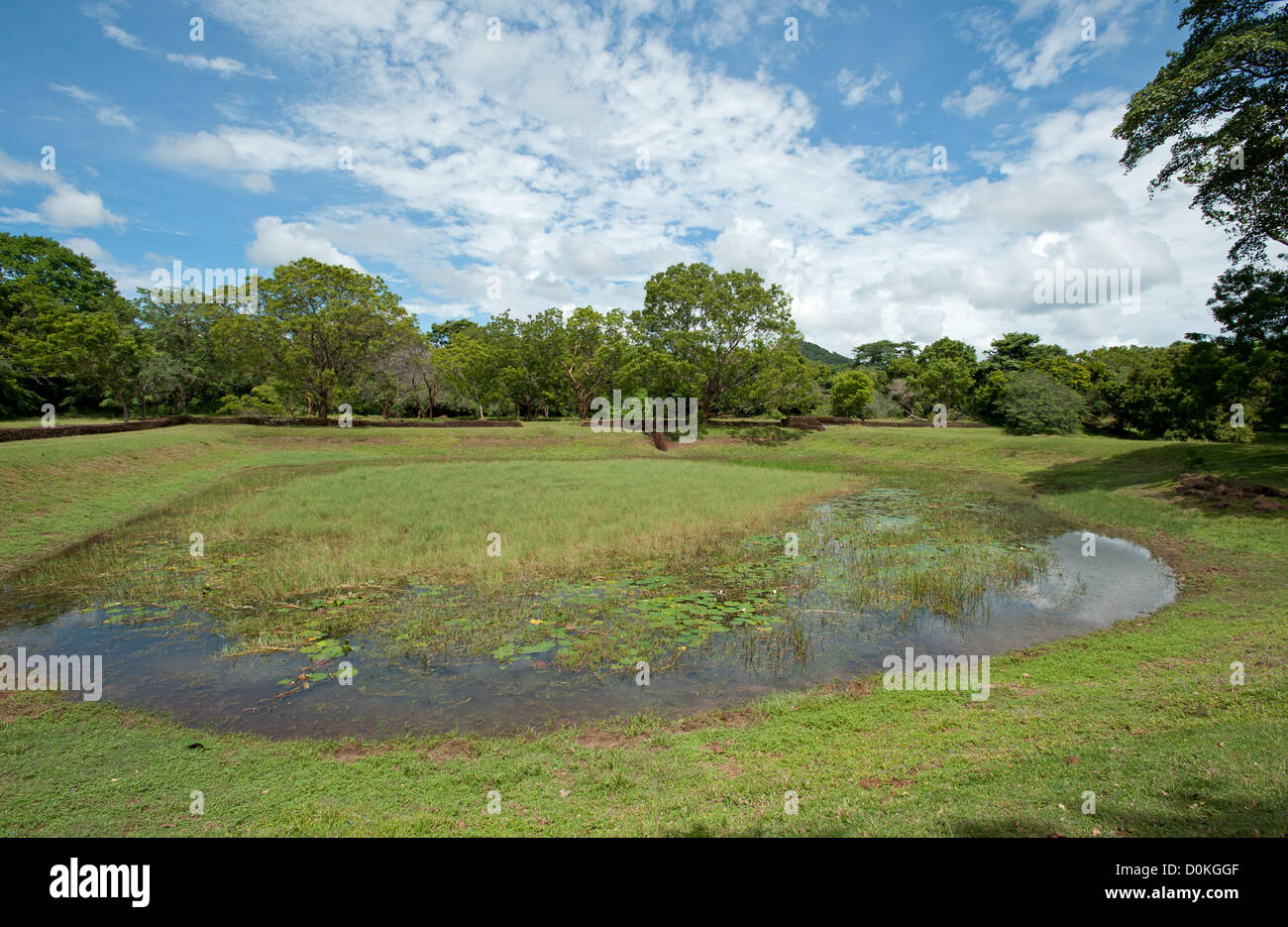 Water tanks in sri lanka hires stock photography and images Alamy