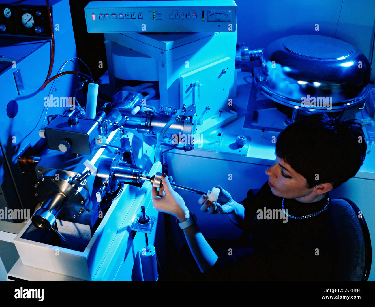 Mass spectrometer hires stock photography and images Alamy