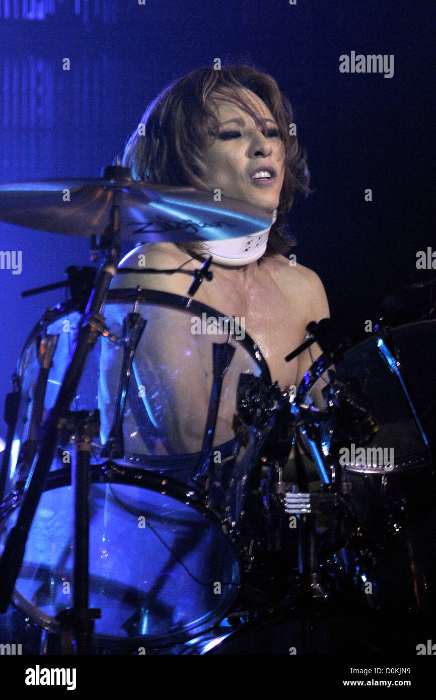 Yoshiki x japan hi-res stock photography and images - Alamy