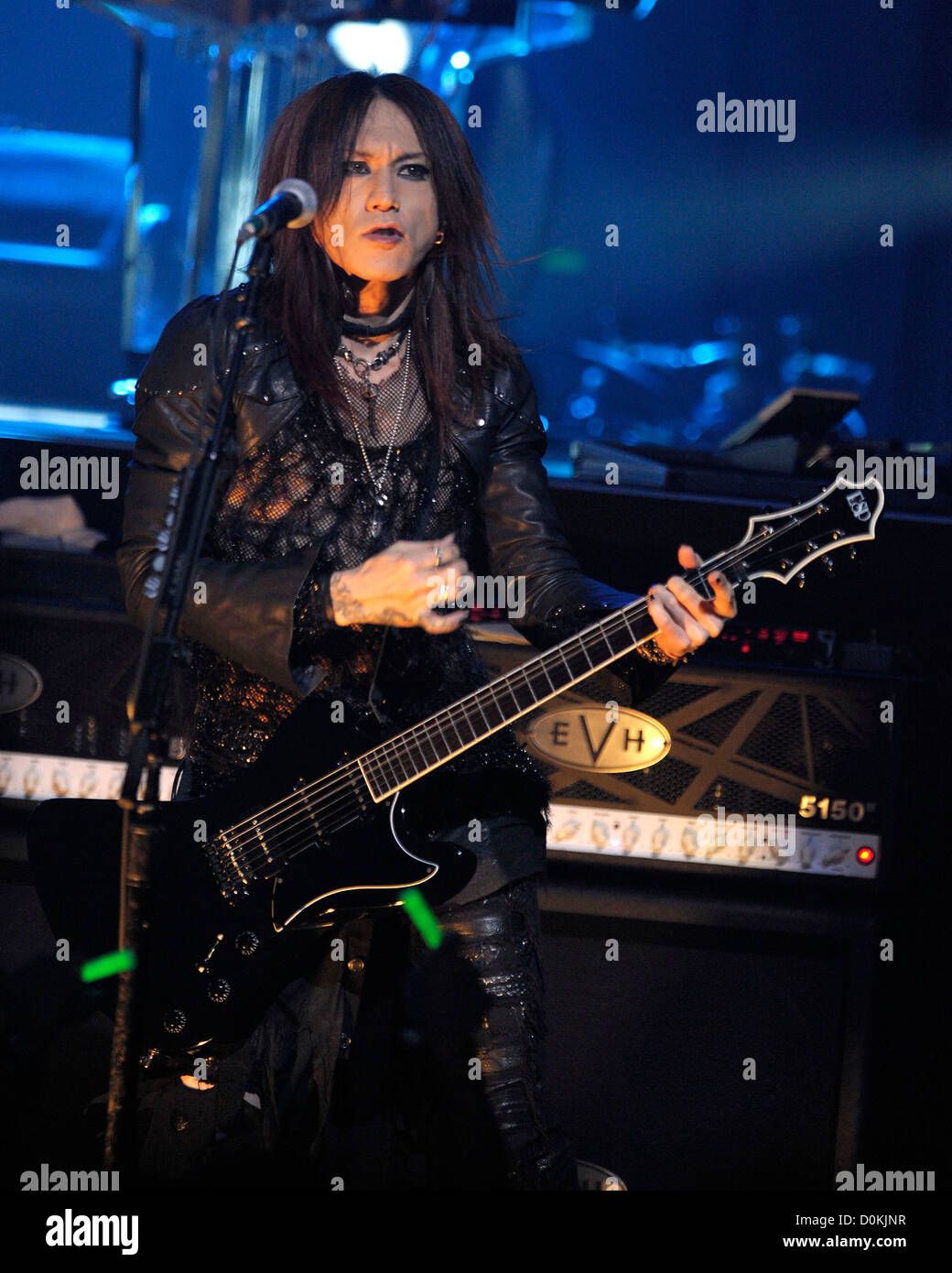 Amazon.com: SUGIZO (GUITAR MAGAZINE SPECIAL ARTIST SERIES