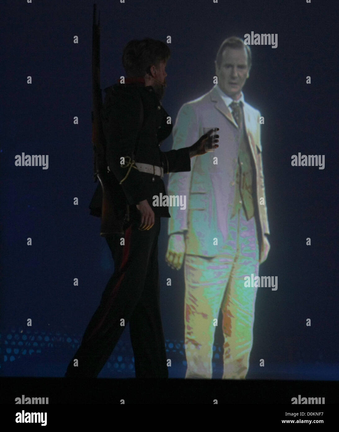 LIAM NEESON HOLOGRAM THE WAR OF THE WORLDS - THE NEW GENERATION. THE