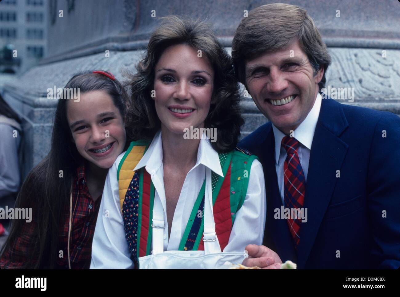 GARY COLLINS with Mary Ann Morley and daughter Clancy Collins White 1980.Supplied by   Photos, inc.(Credit Image: © Supplied By Globe Photos, Inc/Globe Photos/ZUMAPRESS.com) Stock Photo