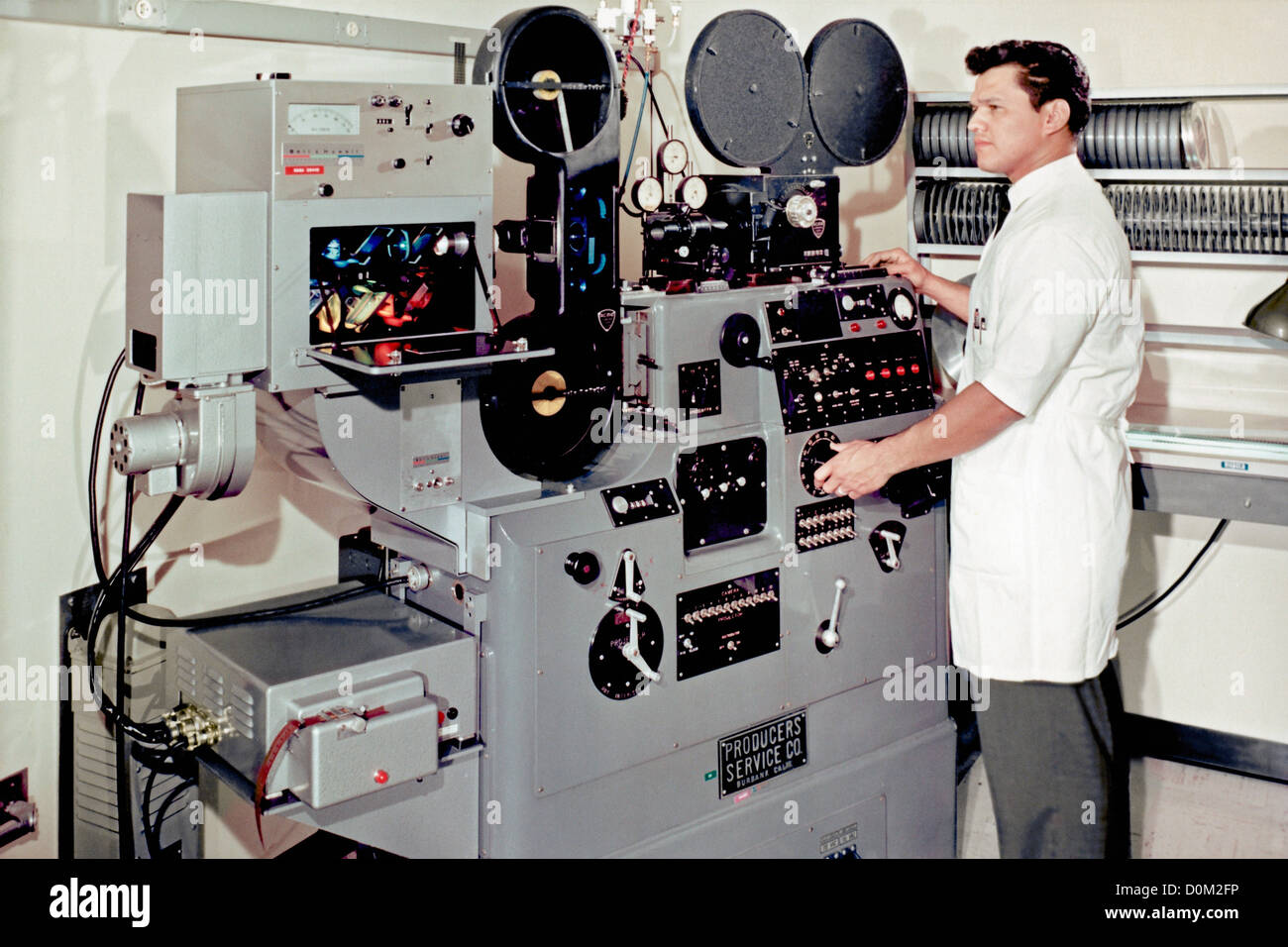 An optical printer circa 1964. Photo optical printers were used create  effects on film dissolves zooms aspect ratio changes Stock Photo - Alamy