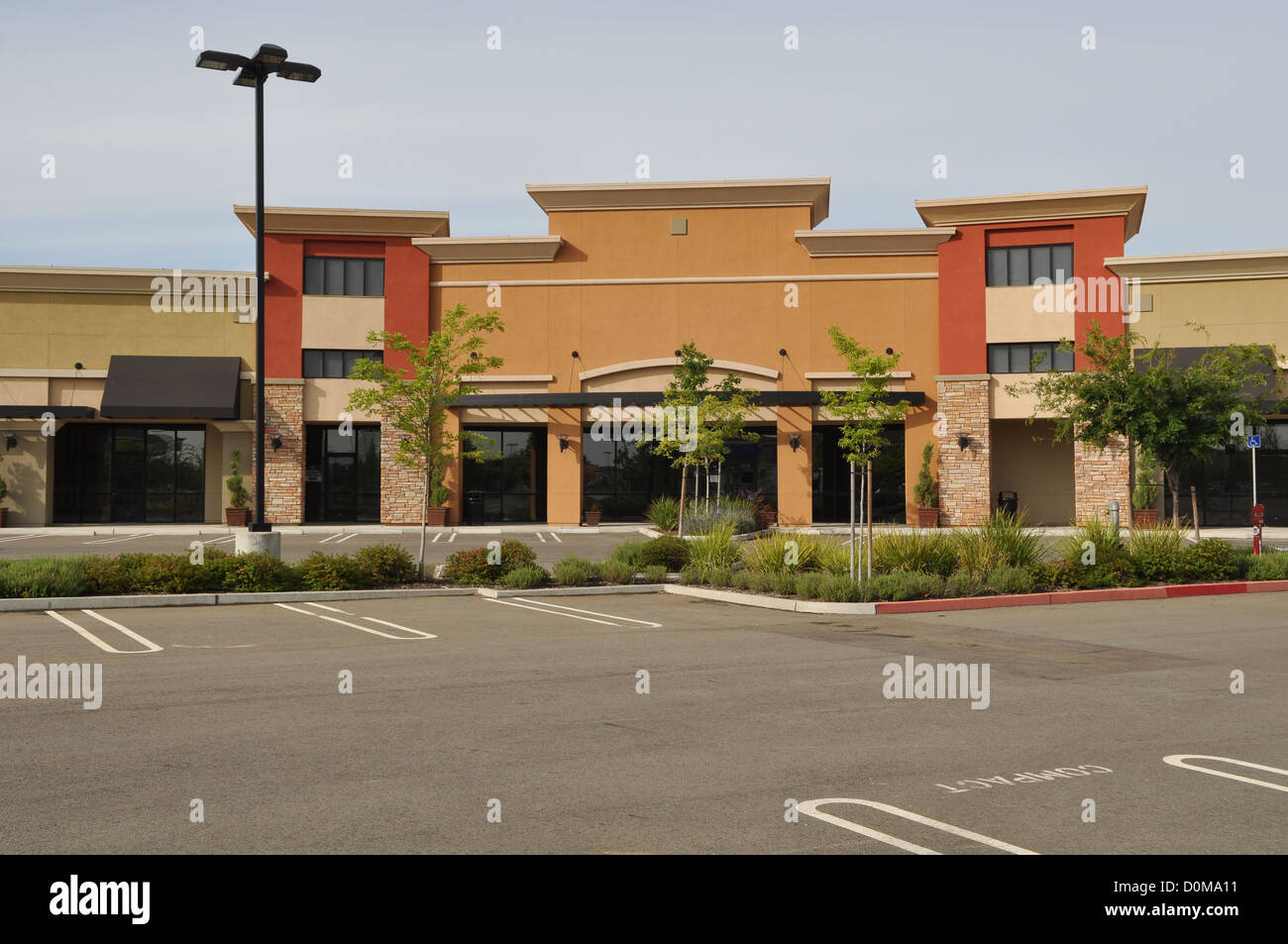 Strip mall exterior in hi-res stock photography and images - Alamy
