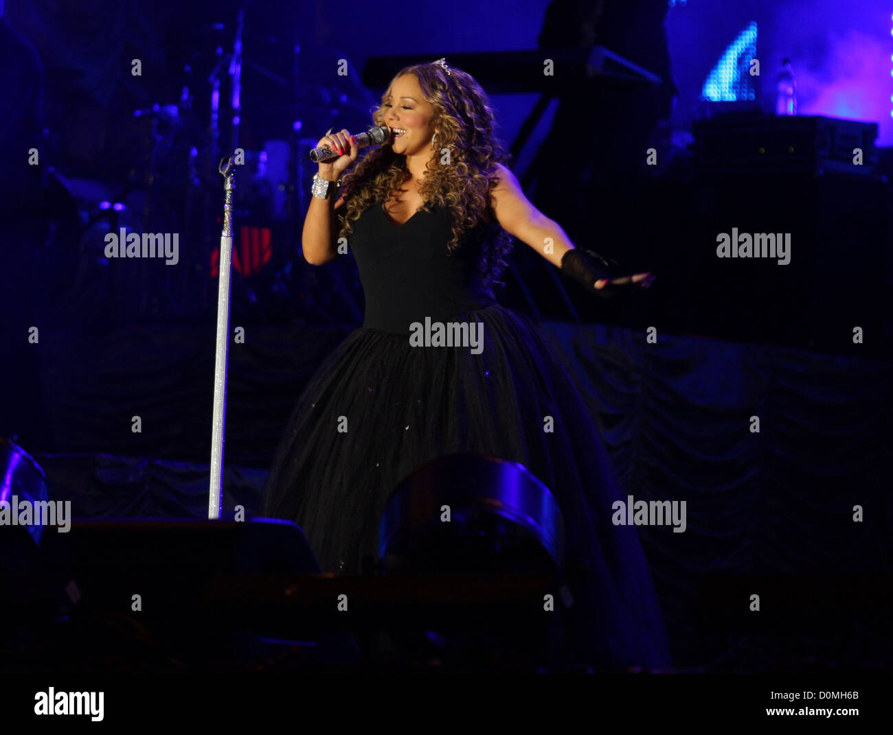 Mariah Carey performing at the 2010 Barretos International Rodeo