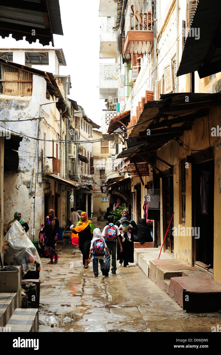 Narrow alleyway in Stone Town, Zanzibar, Tanzania, East Africa Stock Photo