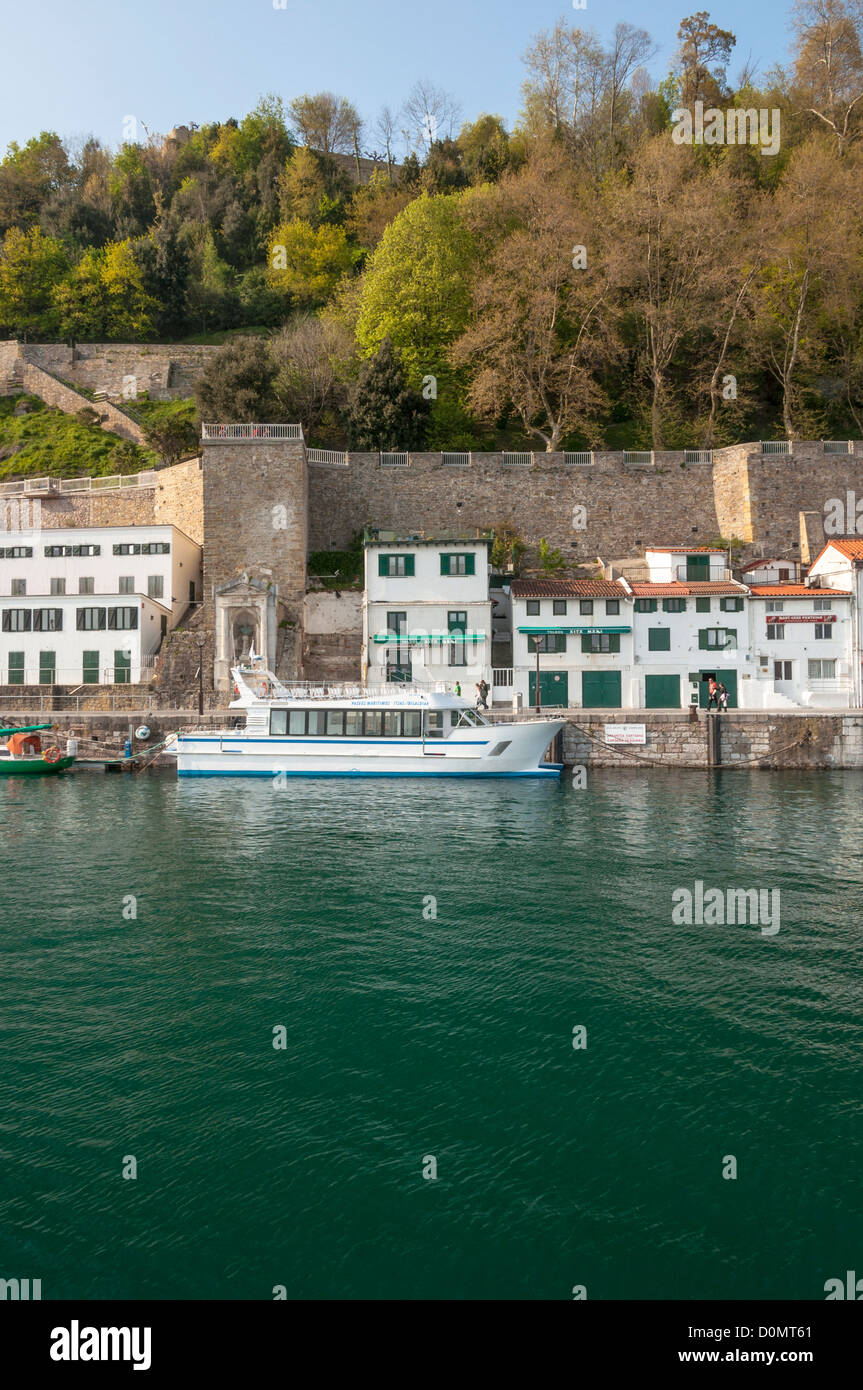 Fishing boat basque country hi-res stock photography and images - Alamy