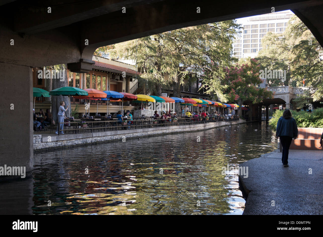 Restaurants, cafes and gardens along the Riverwalk in downtown San Antonio, Texas, USA Stock Photo