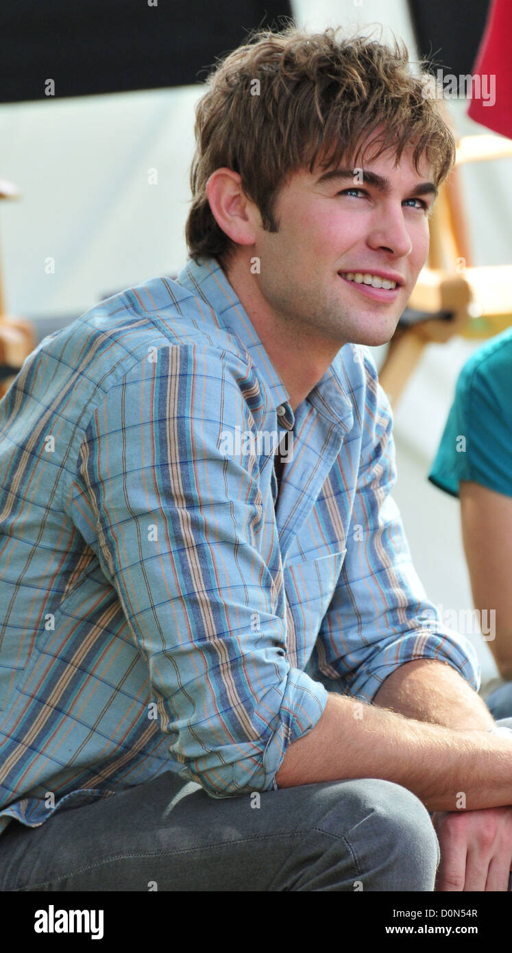 Chase Crawford on the set of 'Gossip Girl' in Manhattan New York City