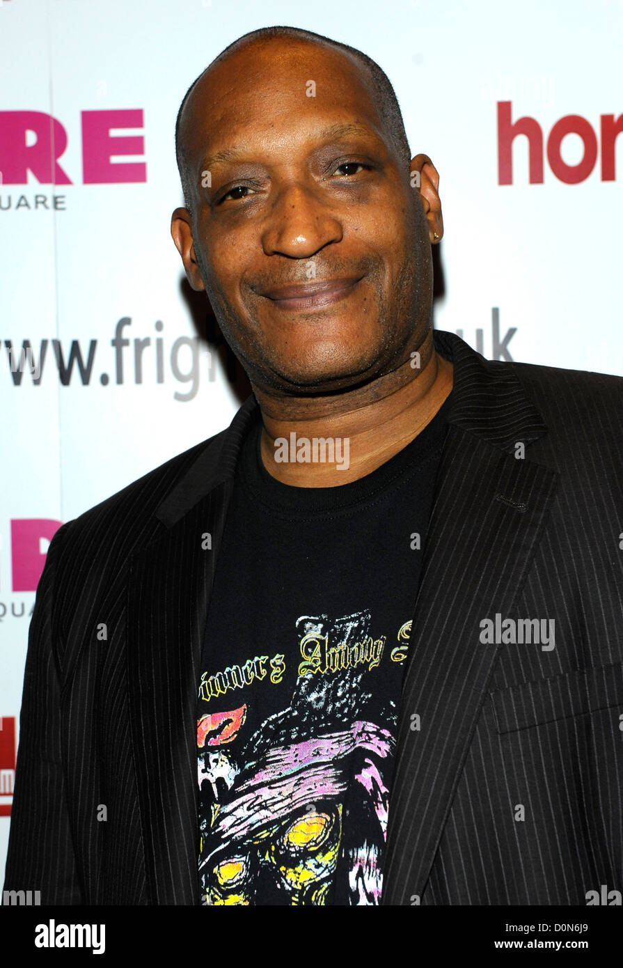 Tony Todd Sherwood (Tony Todd) ist Anfuehrer der Terroristen. *** Local  Caption *** 1996, Sabotage, Sabotage - Dark Assassin Stock Photo - Alamy