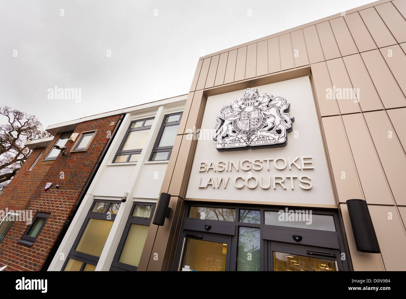 Basingstoke law courts exterior hires stock photography and images Alamy