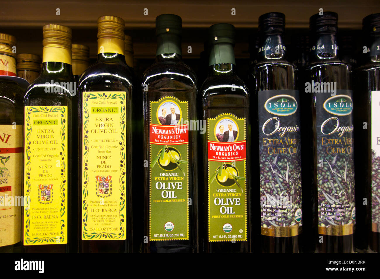 Organic extra virgin olive oil on store shelf Stock Photo Alamy