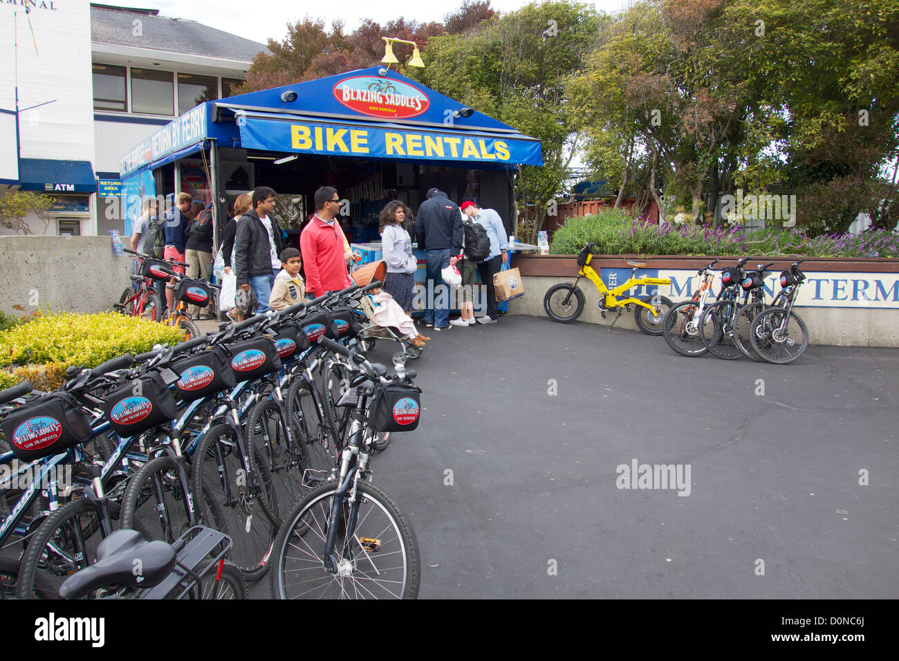 bike rental near navy pier