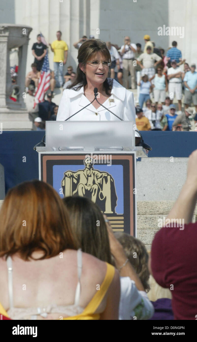 Sarah Palin Rally honouring America's serivce personnel and outstanding citezins on the steps of the Lincoln Memorial Stock Photo