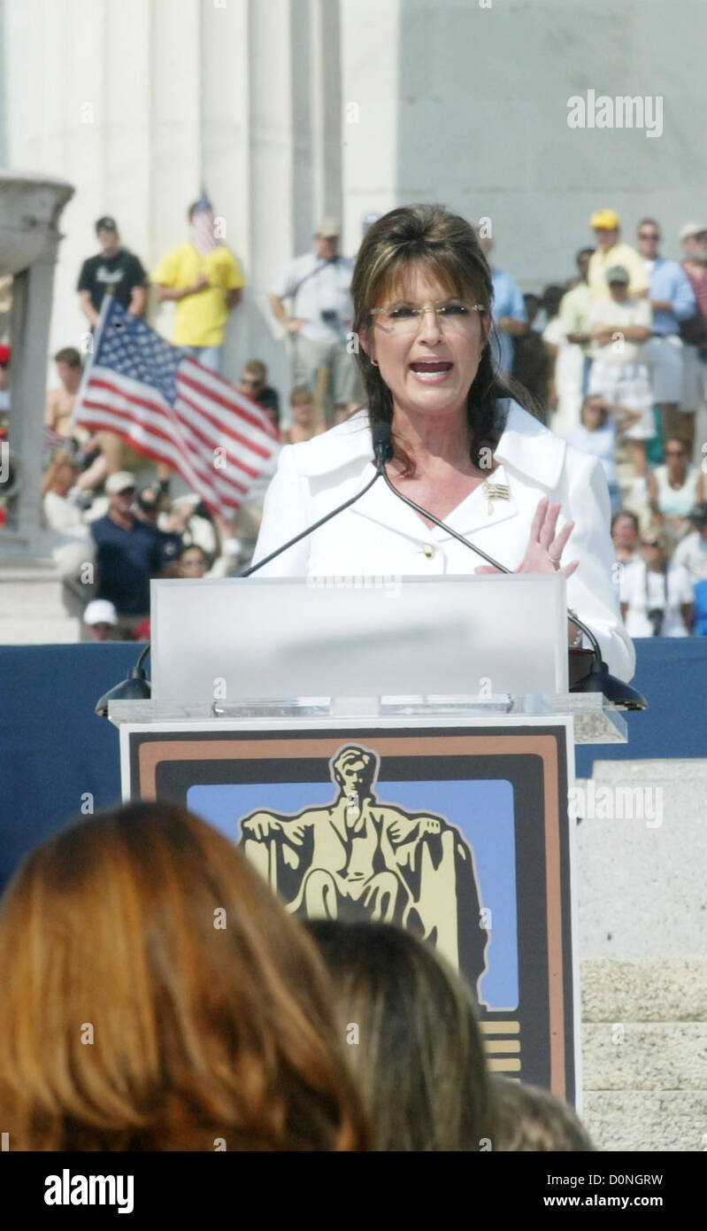 Sarah Palin Rally houring America's serivce personnel and outstanding citezins on the steps of the Lincoln Memorial Stock Photo