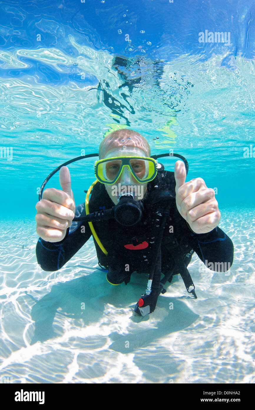 Hand Signals Scuba Diving In Hi Res Stock Photography And Images Alamy Hand Signals Scuba Diving In Hi Res Stock Photography And Images Alamy