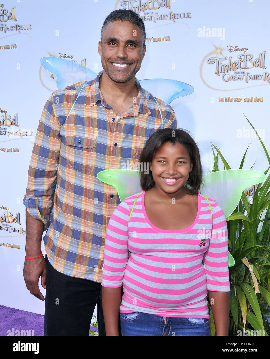 Rick Fox and daughter Sasha The Disney/Pixar Picnic-In-The-Park World Premiere of 'Tinker Bell and the Great Fairy Rescue' held Stock Photo