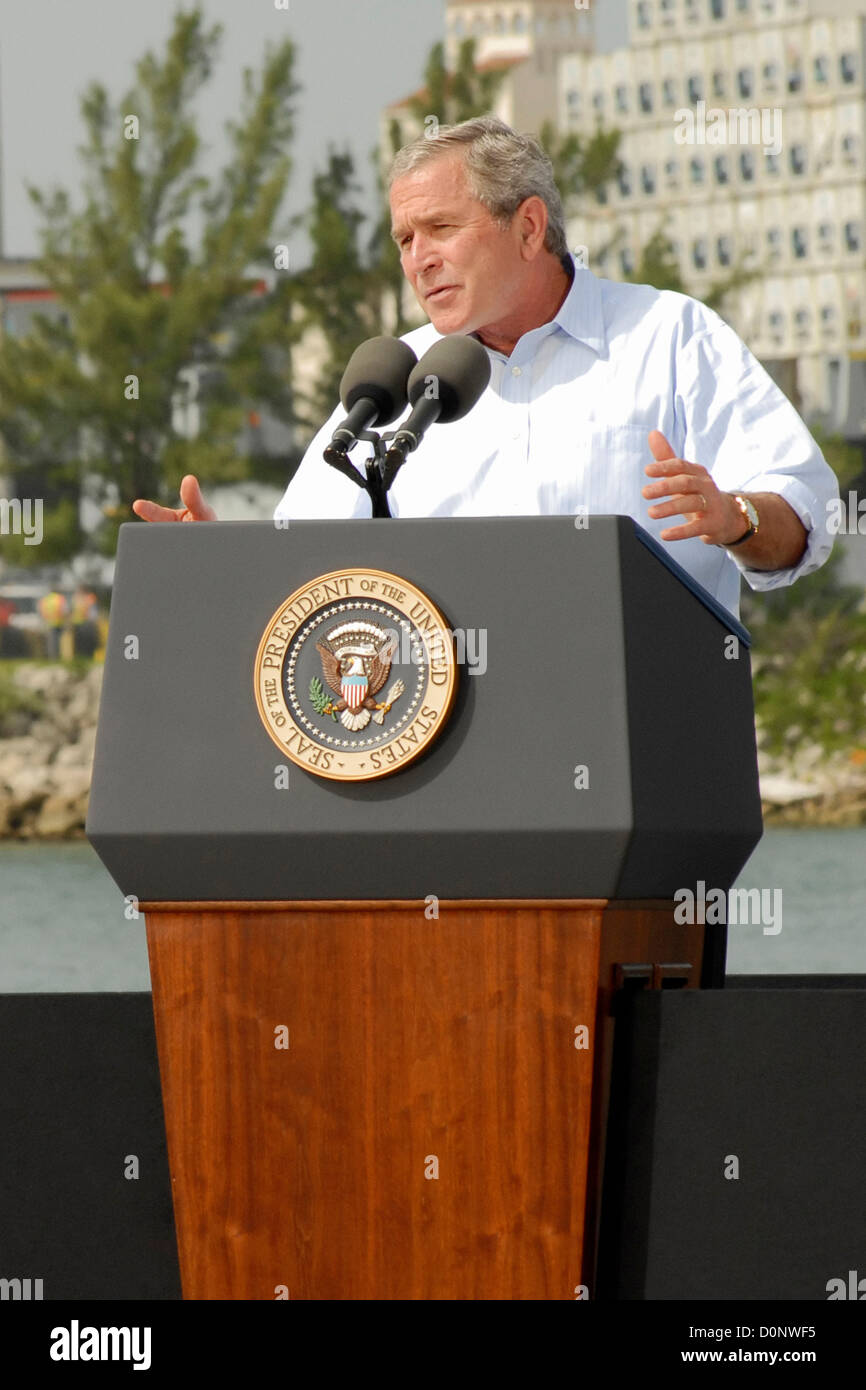 President Bush at Coast Guard ISC Miami Stock Photo