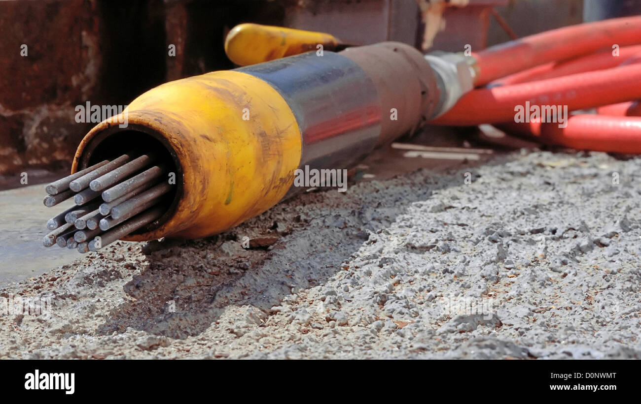 Needle gun hires stock photography and images Alamy