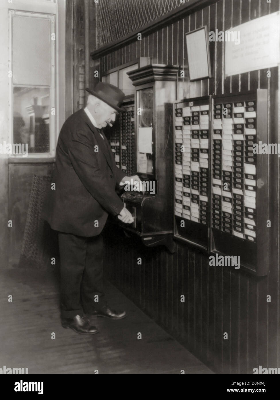 Time clock punching hires stock photography and images Alamy