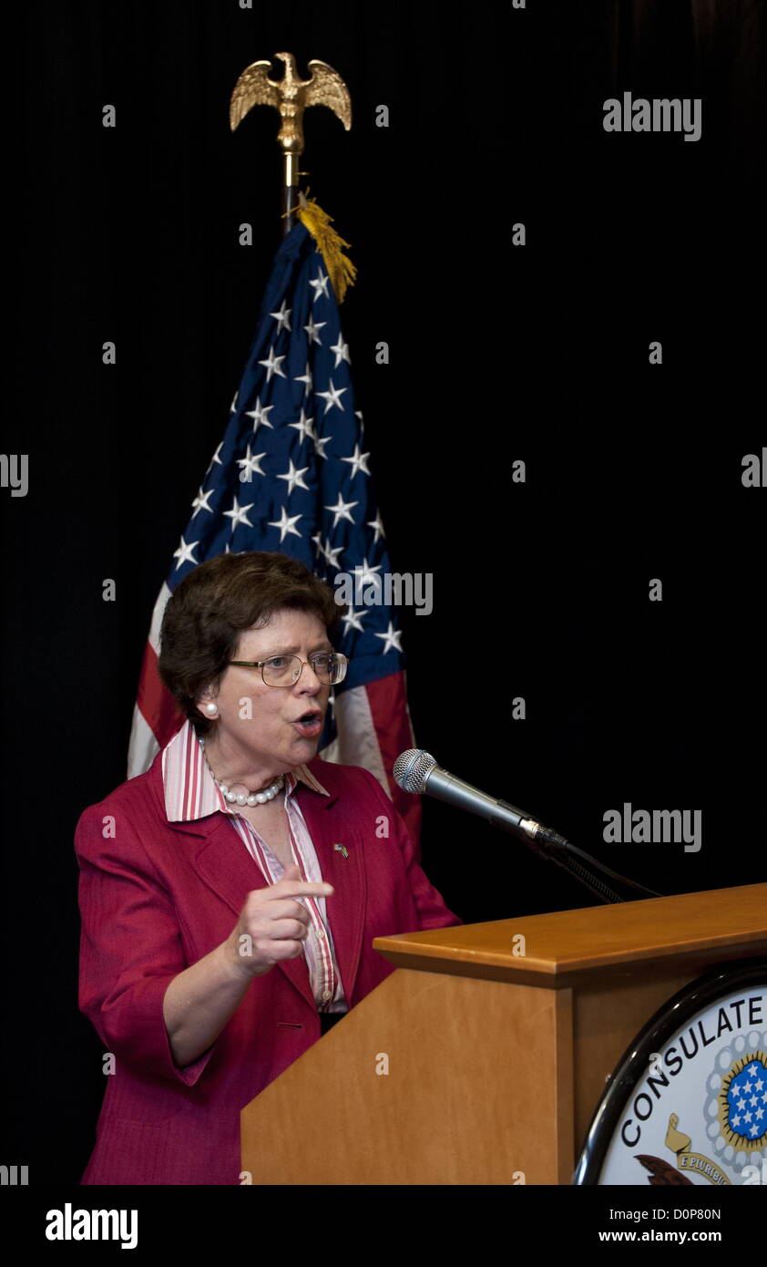 JOHANNESBURG, SOUTH AFRICA: United States Acting Secretary of Commerce Rebecca Blank addresses Business Unity South Africa (BUSA) and the media about the Obama administration’s Doing Business in Africa campaign on November 28, 2012 in Johannesburg, South Africa. Blank warned that American investors were worried with the recent spate of violent labour protests, especially in the mining sector.  (Photo by Gallo Images / Business Day / Martin Rhodes) JOHANNESBURG, SOUTH AFRICA: United States Acting Secretary of Commerce Rebecca Blank addresses Business Unity South Africa (BUSA) and the media abou Stock Photo