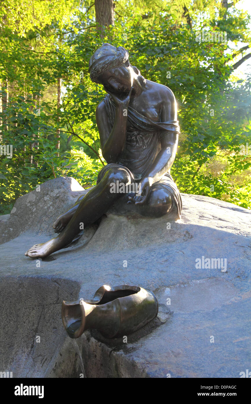 Woman statue pouring water hires stock photography and images Alamy