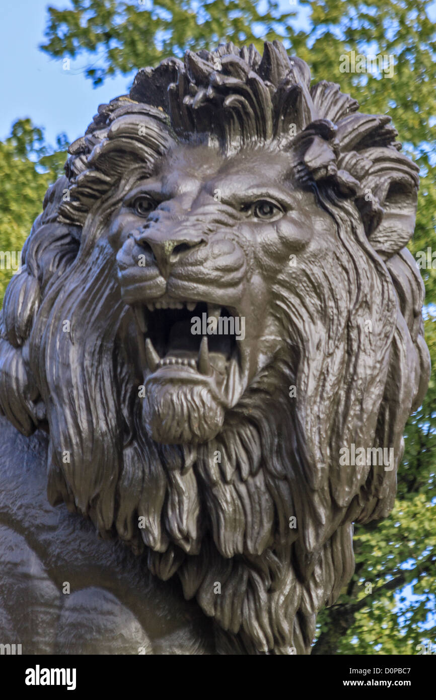 Lion Statue Forbury Gardens Reading UK Stock Photo Alamy