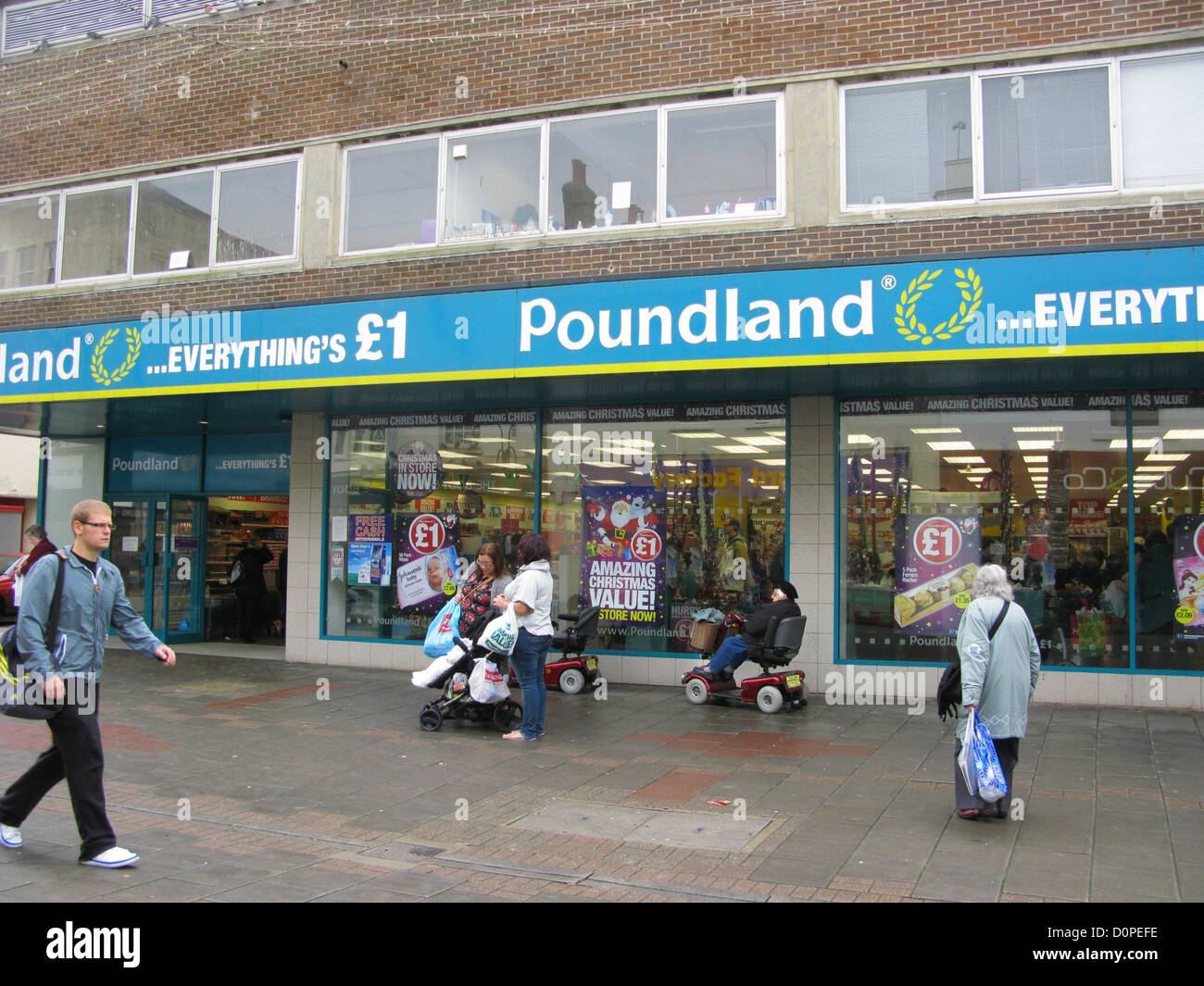 Discount retail store uk hires stock photography and images Alamy