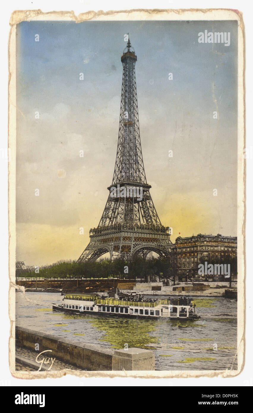 Tinted postcard of The Eiffel Tower, Paris, posted in 1940 Stock Photo