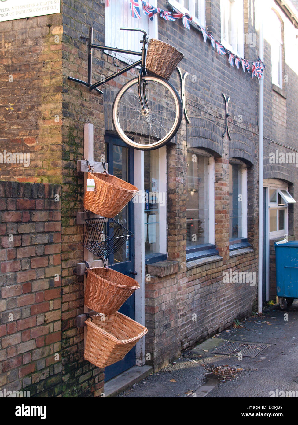 Bicycle store cambridge hires stock photography and images Alamy