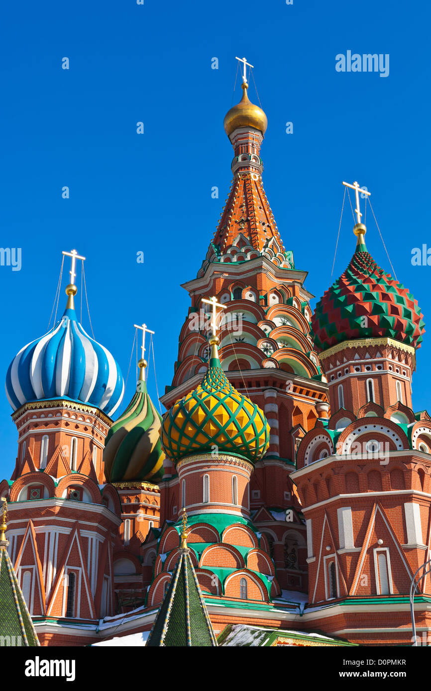 Saint basil moscow snow hi-res stock photography and images - Alamy