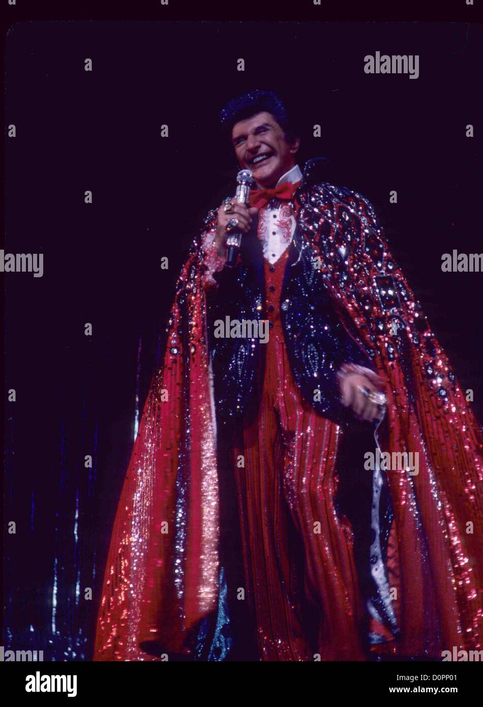 LIBERACE at concert , Radio City in New York 1984.c0043.(Credit
