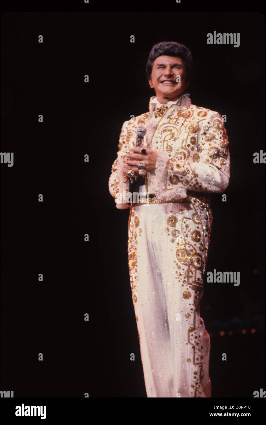 LIBERACE at concert , Radio City in New York 1984.c0043.(Credit